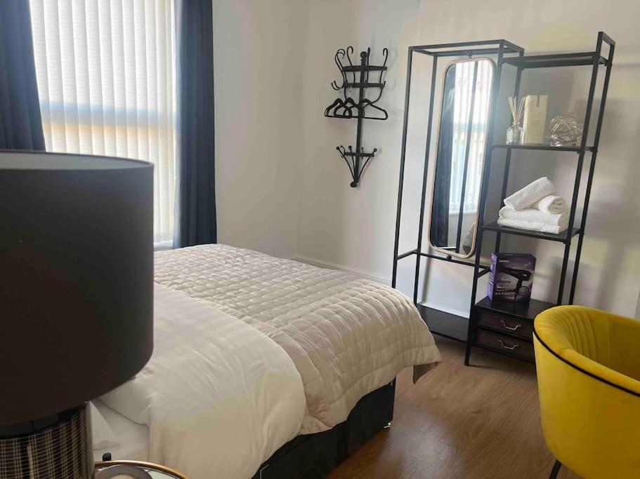 Anfield Home Sleeps 5 Close To Lfc Free Parking Liverpool Bagian luar foto