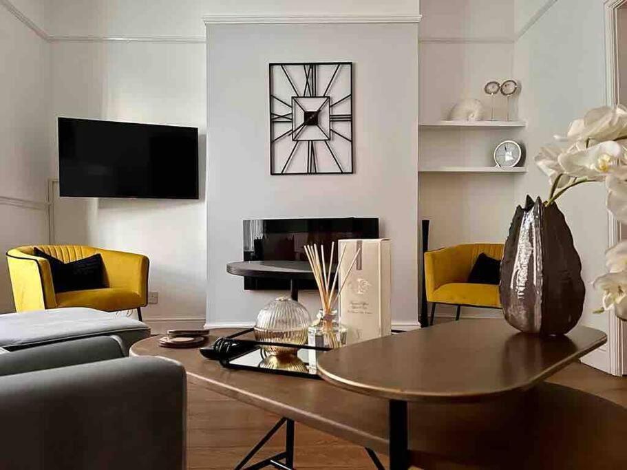Anfield Home Sleeps 5 Close To Lfc Free Parking Liverpool Bagian luar foto